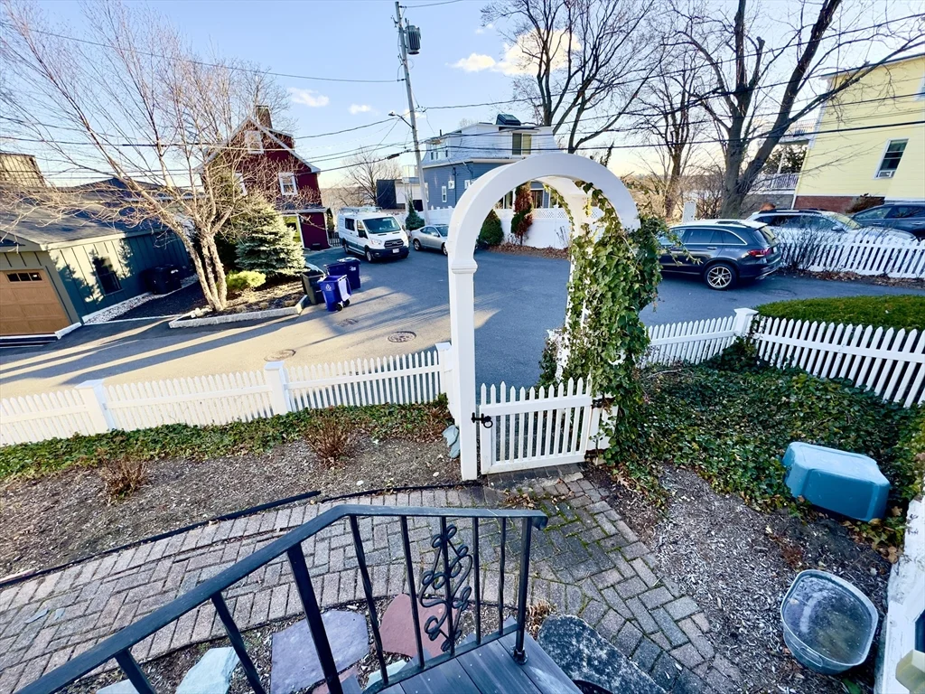 8 Fox Point, Dorchester