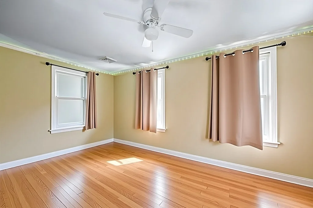 268 Wood St, Hopkinton