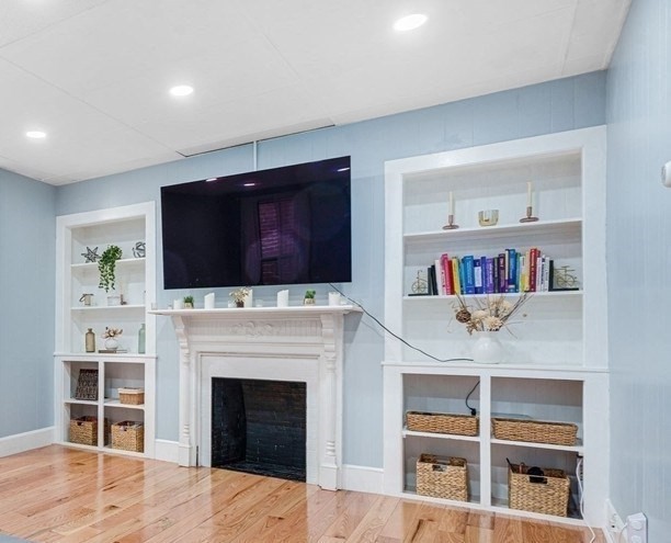 11 Aberdeen St, Fenway