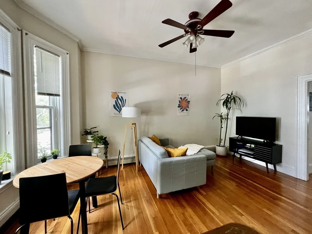 106 Magazine St, Cambridgeport