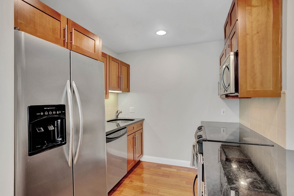 841 Parker St, Mission Hill