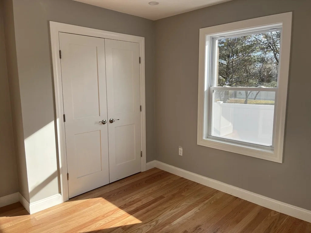 14 Cherry Rd, Beverly