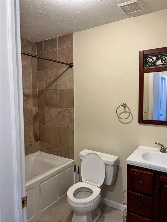 1004 North, Brockton