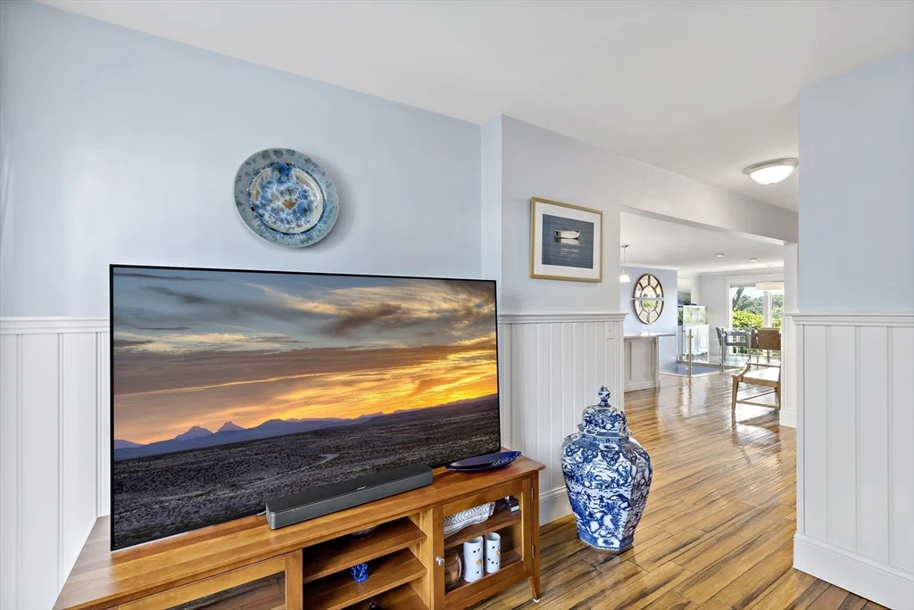 24 Ships View Ter, Buzzards Bay