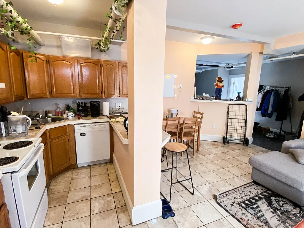 1056 Commonwealth Ave, Brighton