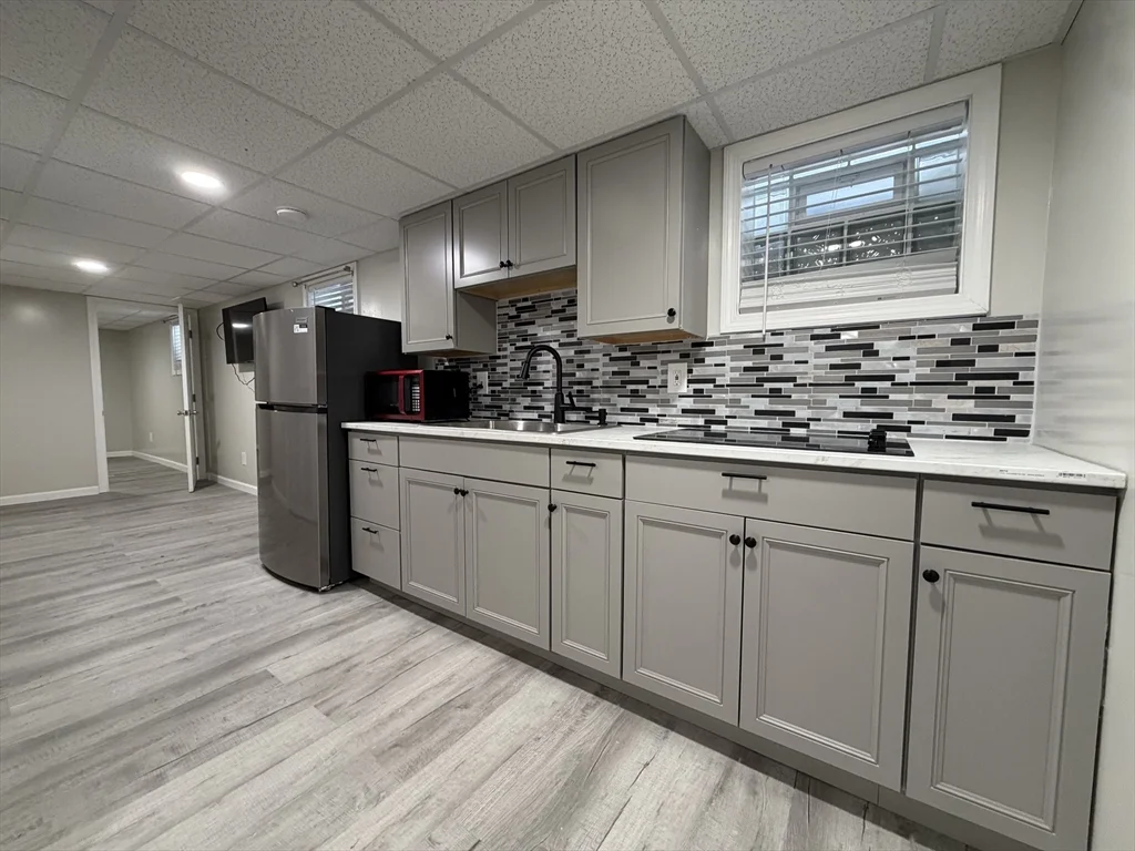 320-322 Wood St, New Bedford