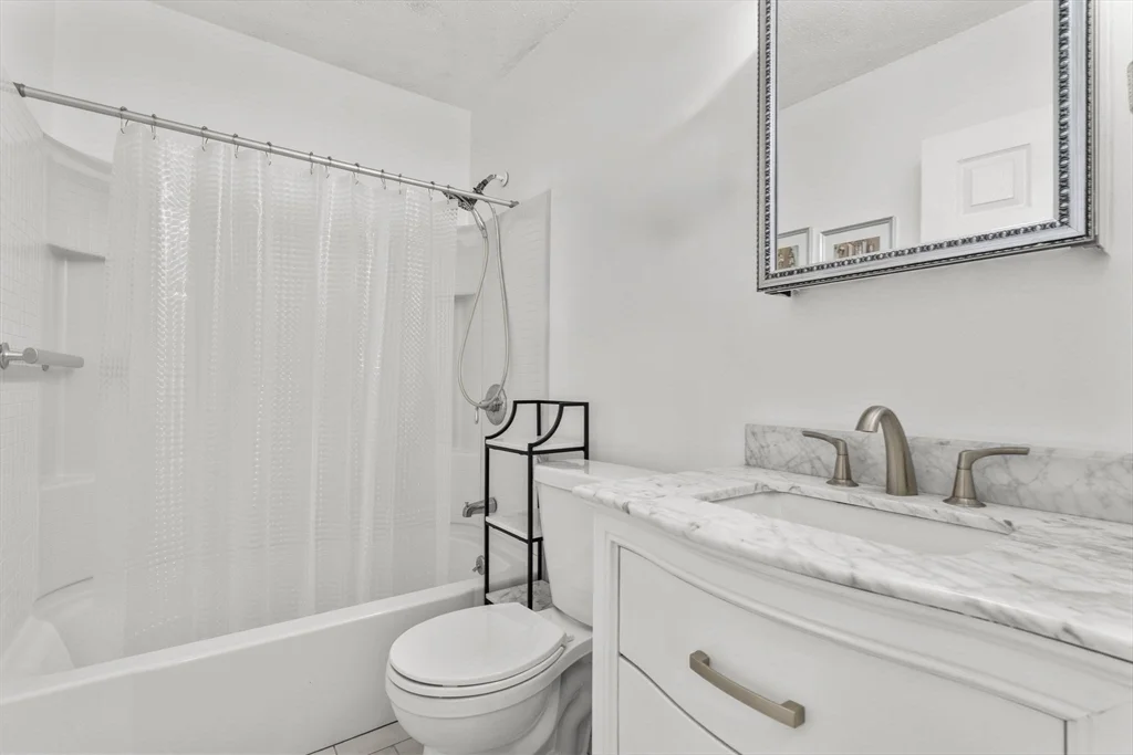 3 Dailey St, Attleboro