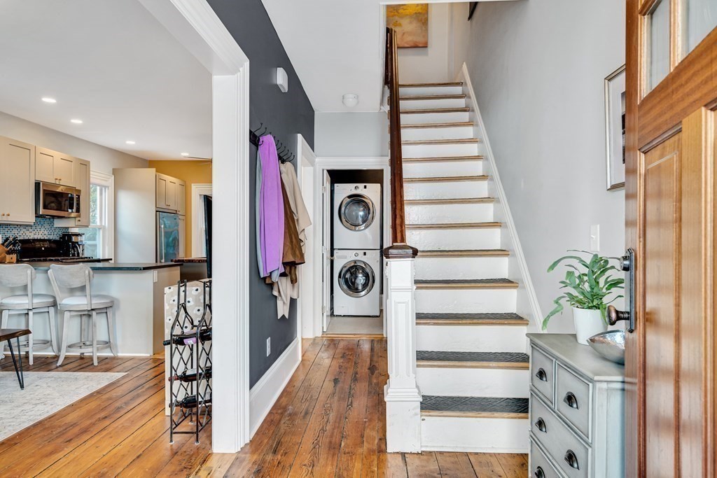 1 Riverside Pl, Riverside