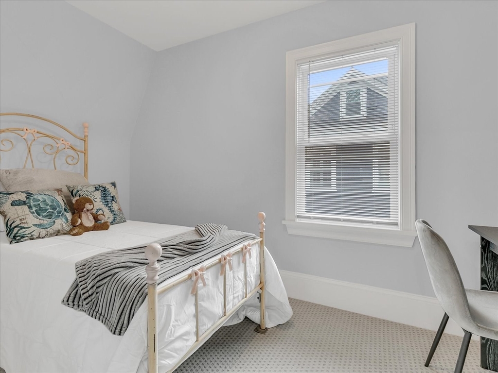 2031 Commonwealth Ave, Newton