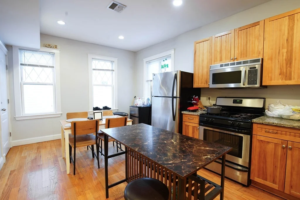194 Marion St, East Boston