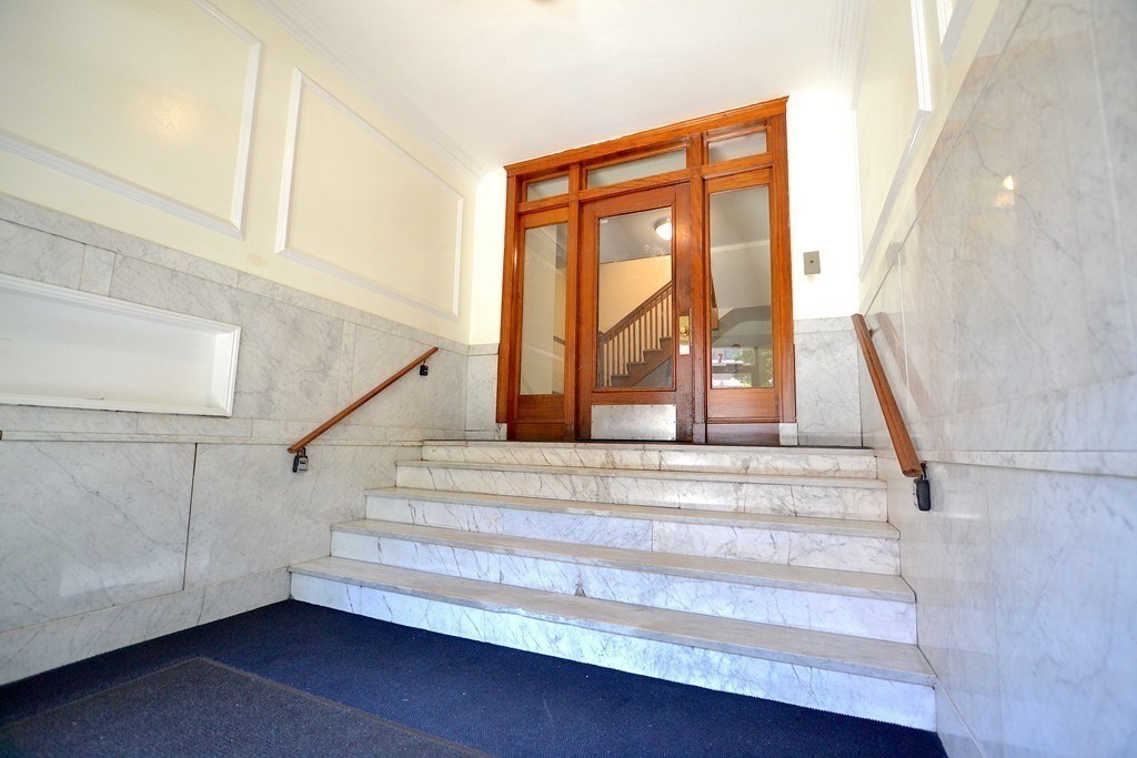 7 Lothian Rd, Brighton