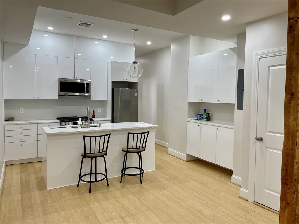 258 W Broadway, South Boston