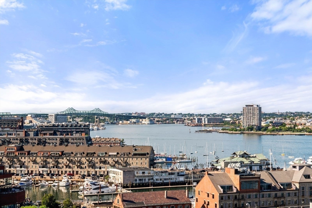 85 E India Row, Waterfront