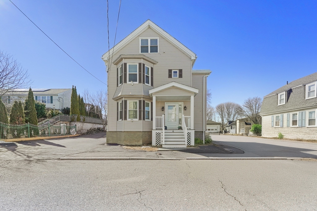 4 Champlain Rd, Salem