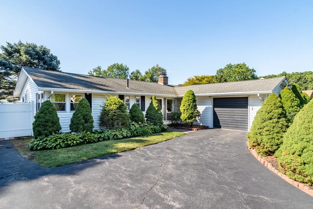 14 Rosslare Rd, Framingham