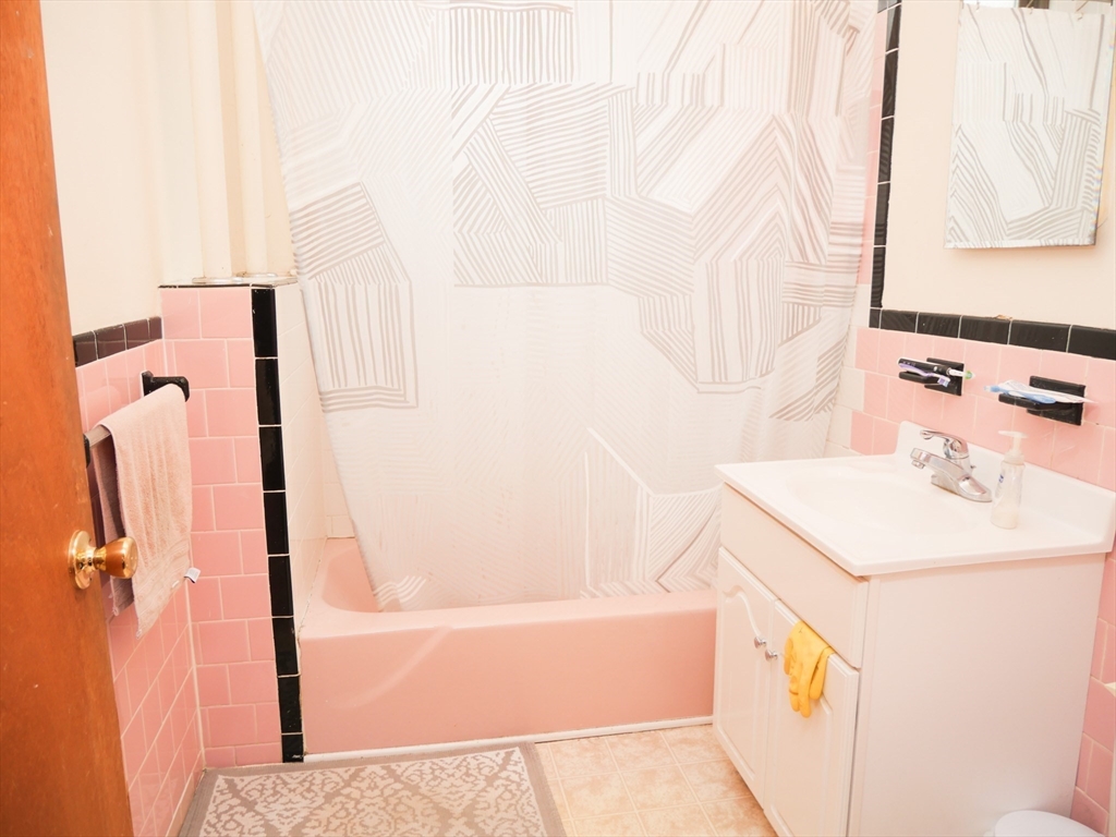 1382 Beacon, Coolidge Corner