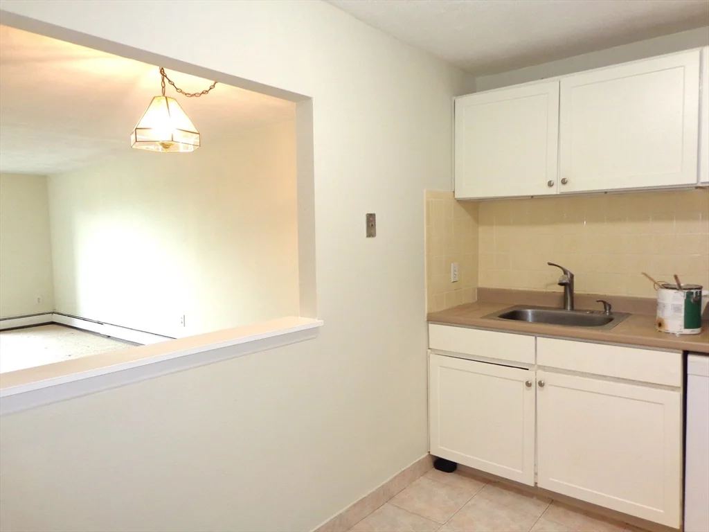 32 Whites Ave, East Watertown
