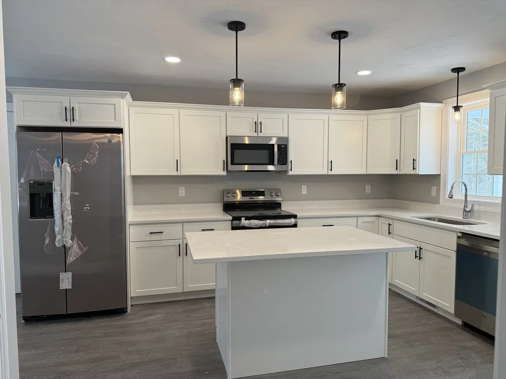 15 Kashmir's Way, Middleboro