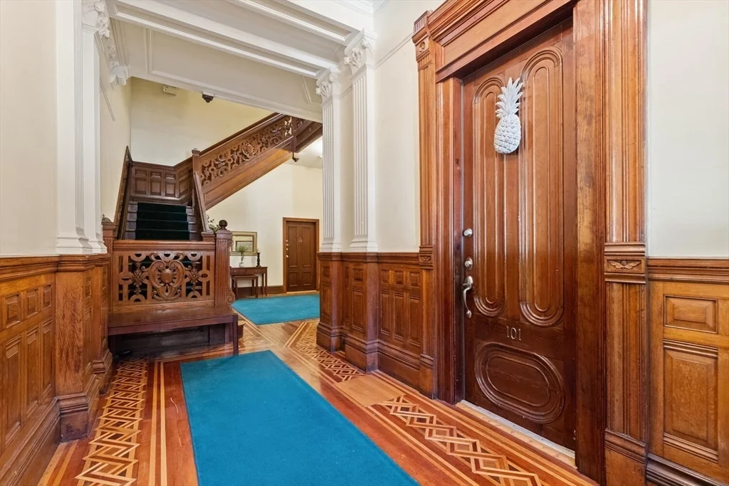 298 Commonwealth Ave, Back Bay