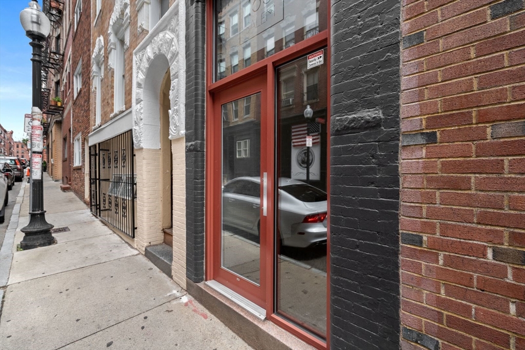 155 Salem St, North End