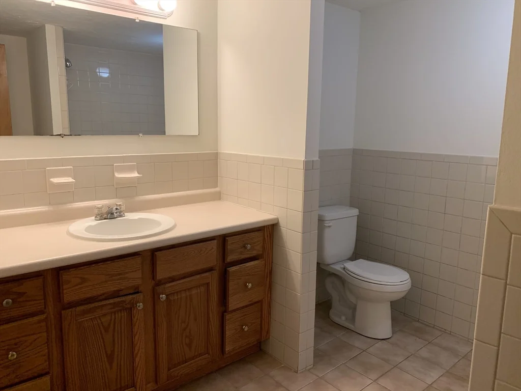 2366 Commonwealth Ave, Newton