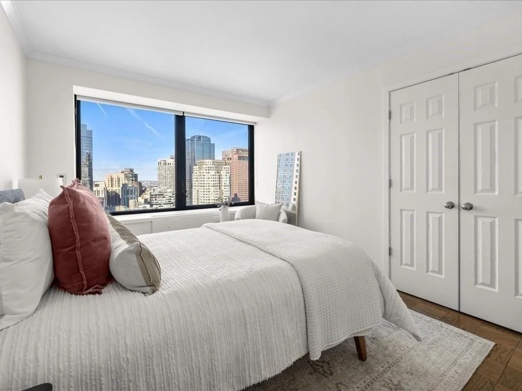 65 E India Row, Waterfront