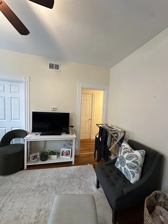 194 H St, South Boston