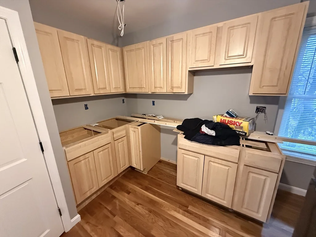 321 Wood Ave, Hyde Park