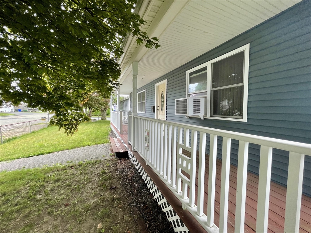 871 King St, Fall River