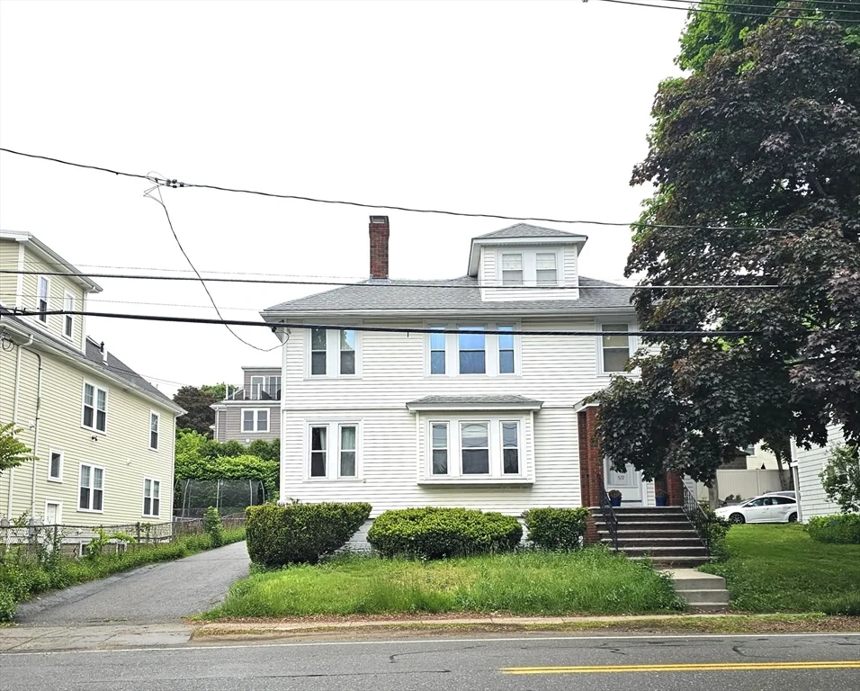 519 School St, Belmont