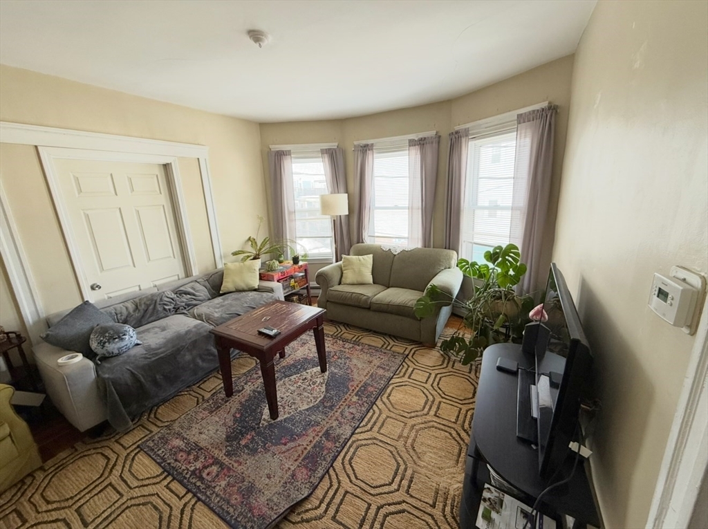 49 Conwell Ave, West Somerville