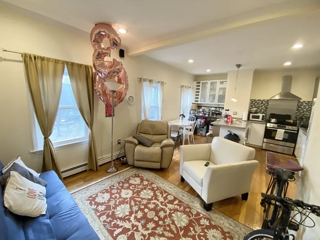 174 Bolton St, South Boston