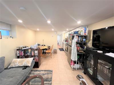 61 Walden St, Neighborhood Nine