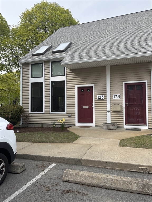 125 Governor Winthrop, Ten Hills