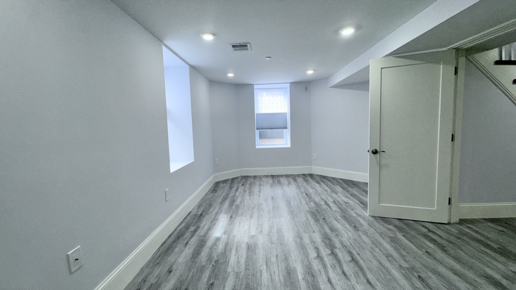 27-29 Aberdeen Rd, Somerville