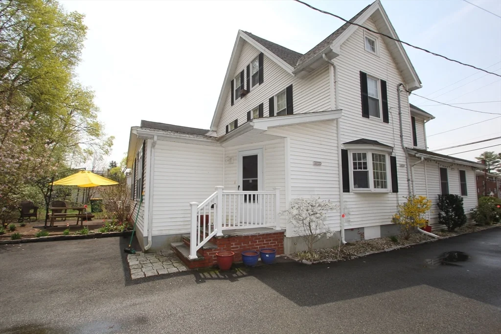 24 Arlington Rd, Woburn