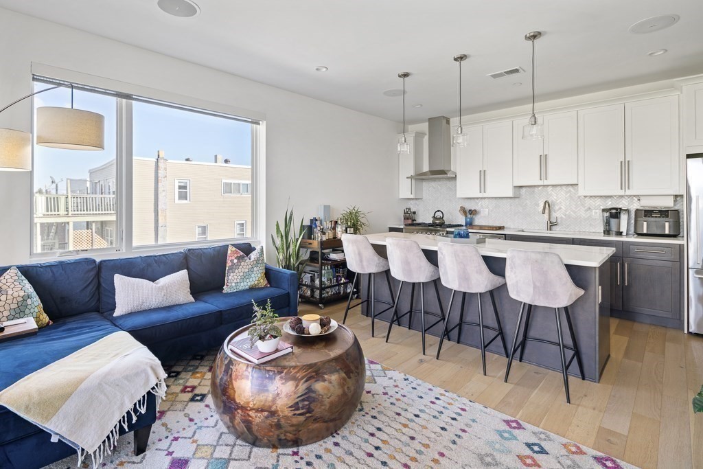 946 Saratgoa, East Boston