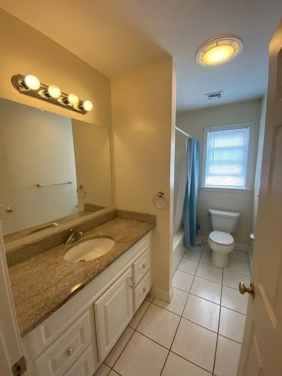 378 Washington St, Winchester