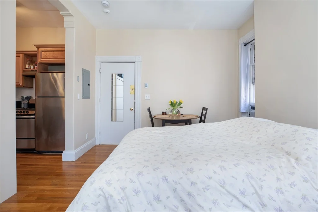 16 Cumberland St, Back Bay