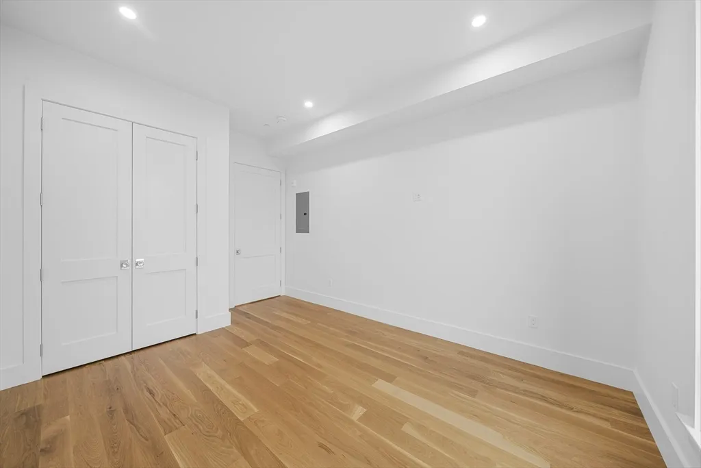 218 Old Colony Ave, South Boston