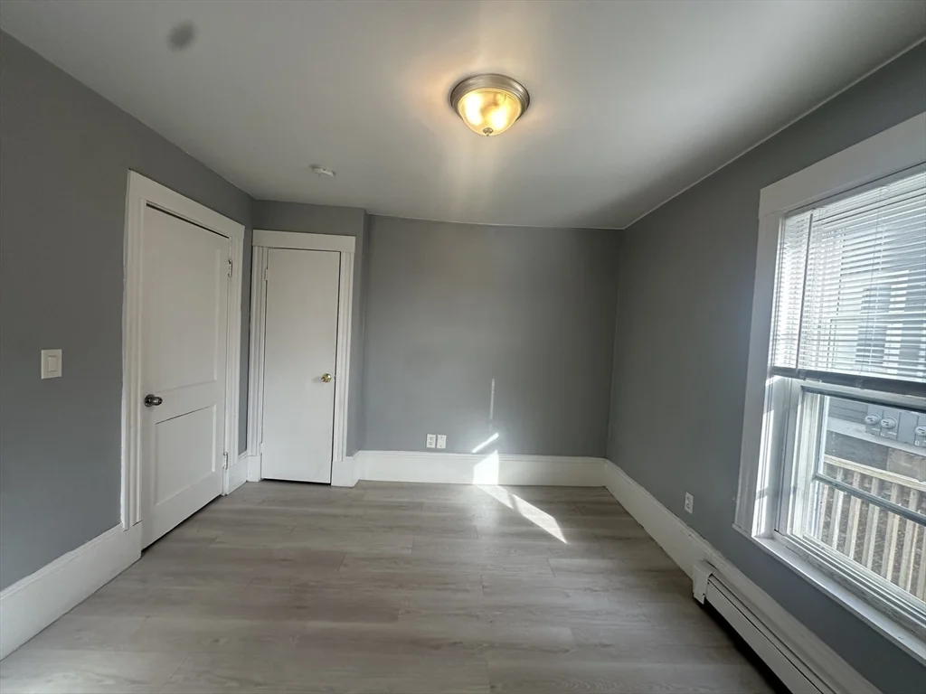 118 Gladstone St, East Boston