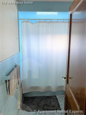 35 Irvington Rd, Tufts