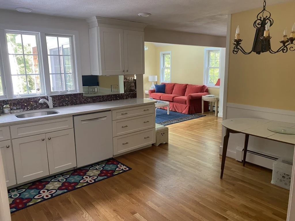 97 Walnut St, Natick