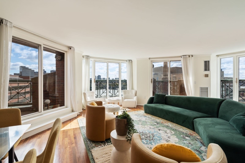 10 Rogers St, East Cambridge