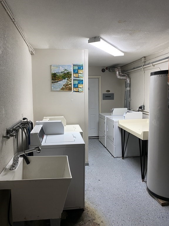 44 Maple St, Hyde Park