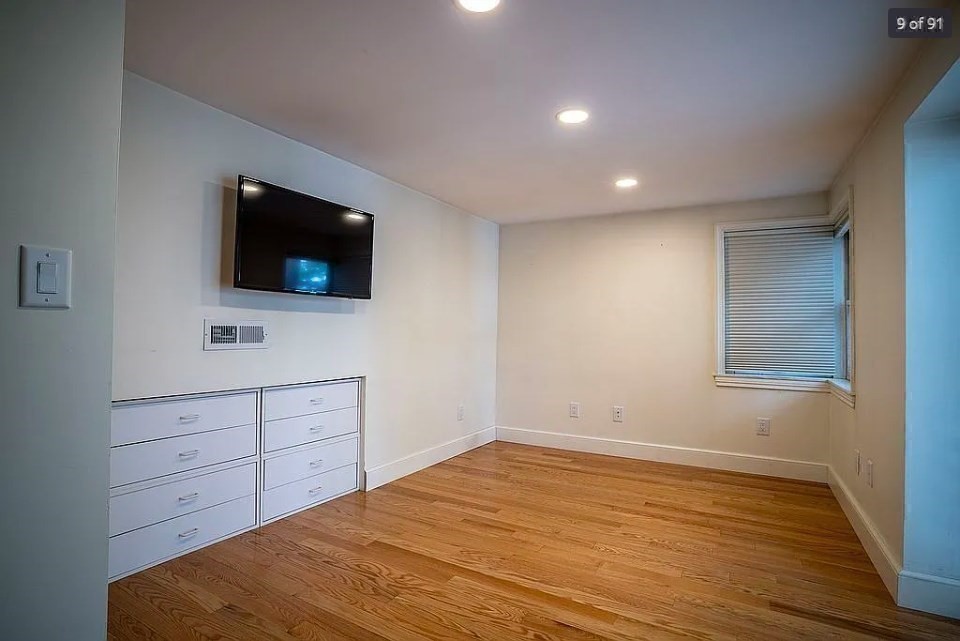 52 Lake Shore Dr S, Westford