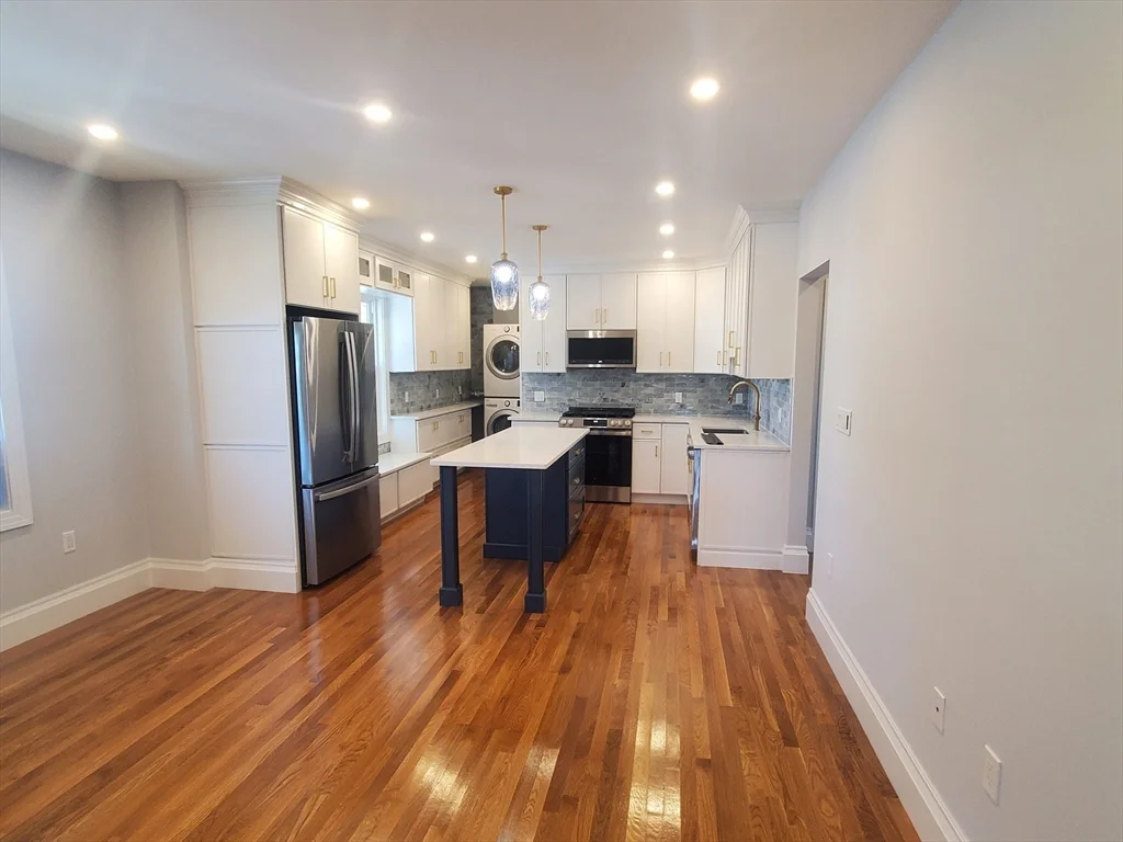 29 Helena Rd, Dorchester