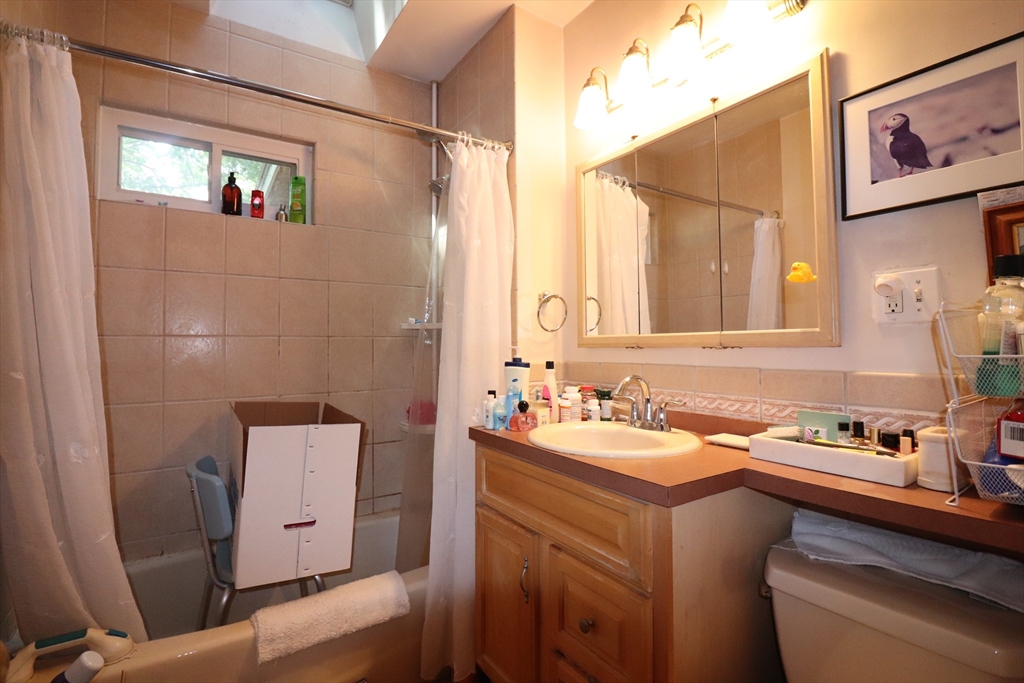 37 Brington Rd, Brookline Hills