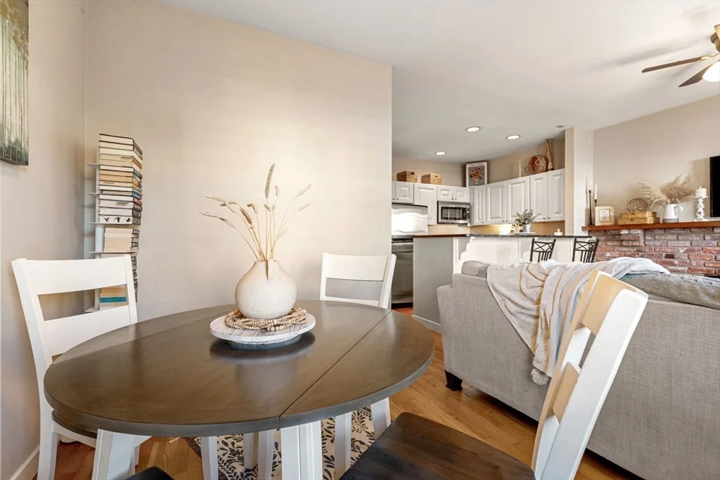 159 M, South Boston