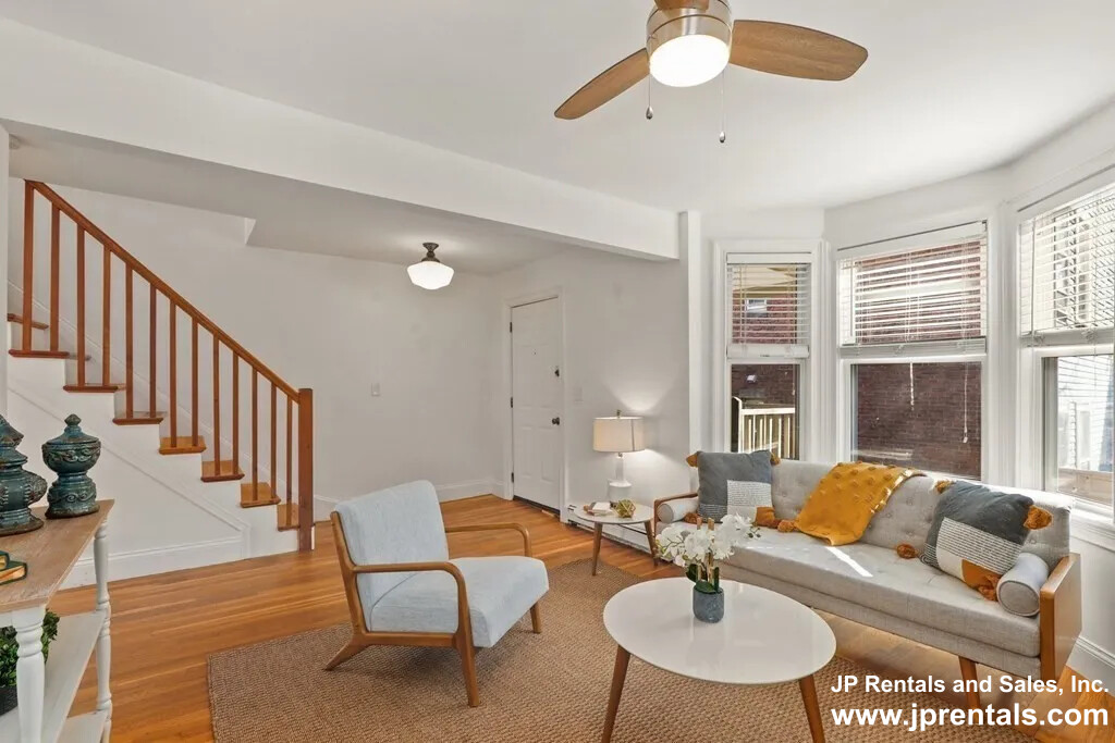 19 Norfolk St, Roxbury